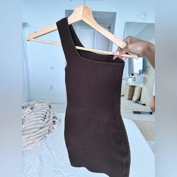Aritzia dresses HAUL - Picture 10 of 12